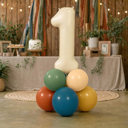 Boho Party Animals balloon tower: 8 latex balloons topped with a Tiger foil